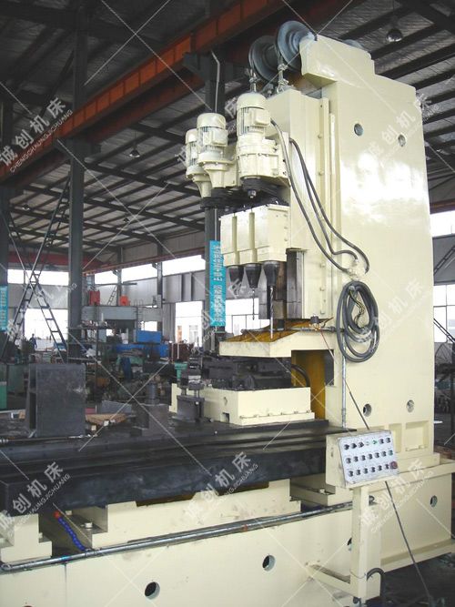 汽車前軸鎖銷孔鉆、擴(kuò)、鉸組合機(jī)床